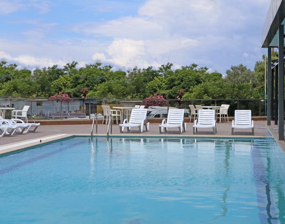 Comfort Ada Class Hotel Κουσάντασι Εξωτερικό φωτογραφία